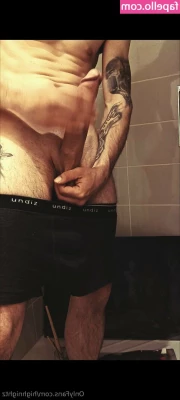 highnightz - Heyyy  SOOO  what s new  you sexy fucks  Jerkin it to my tight ginger