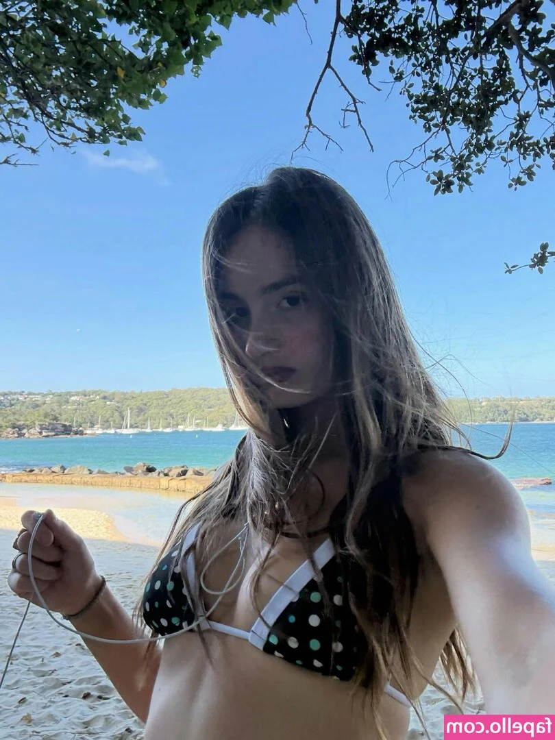 Keira Smallwood [ keira-smallwood ] - Getting wet makes me do the hugest shots