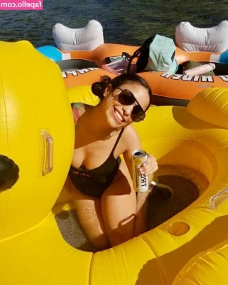 Sofia - wanna sneak and cum rn? 🤭