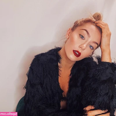 Creative Calm ASMR [ creative-calm-asmr ] - Sending some Sexy Love to all you Sexy Sexy Fans out there !!!
