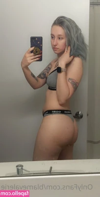 blamevalerie - I really enjoy watching that cock disappear inside me over and over 