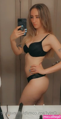 blamevalerie - It's hot in my @clutchvip with @amaziing718