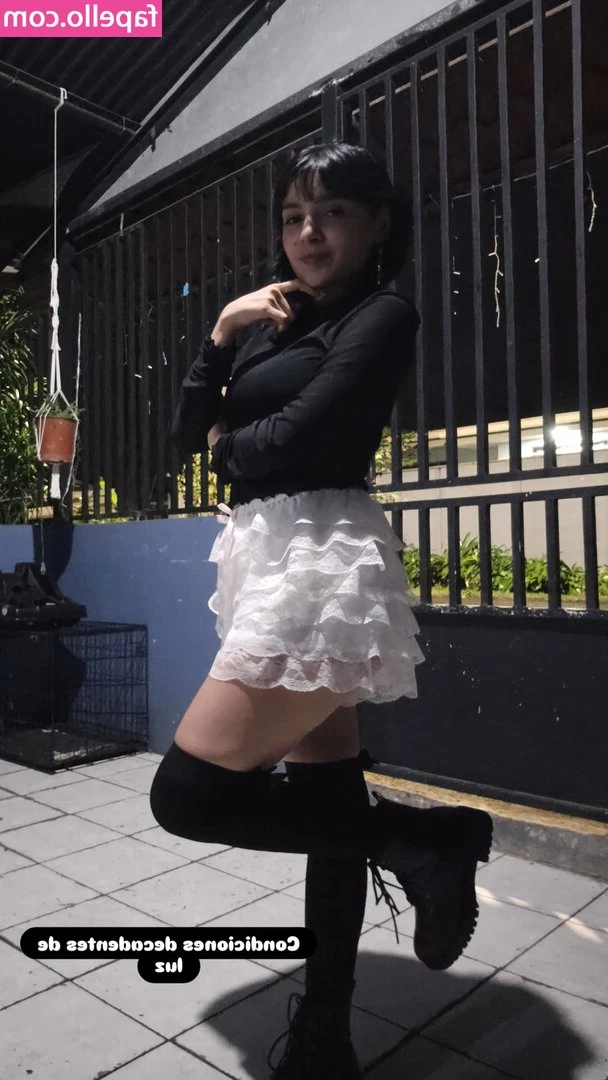 Sabibitos - Is this outfit too revealing??