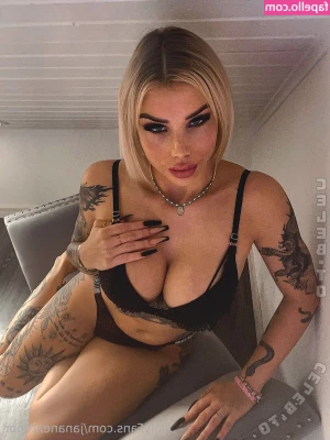 Jana Next Door [ jana-next-door ] - Who knew glass dildos were so fun and fucking hot🥵🤤💖