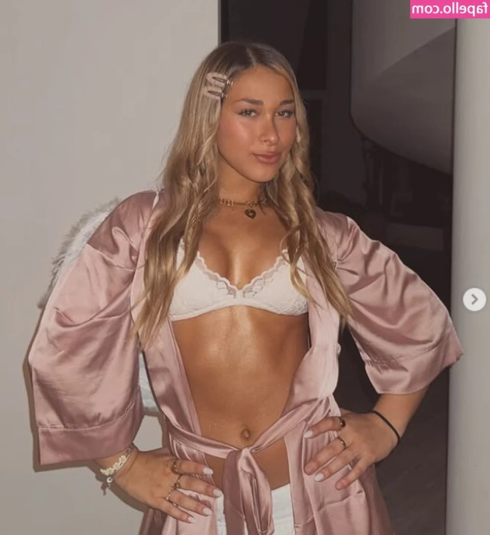 Francesca Rabinovich [ francesca-rabinovich ] - Working hard to earn daddy’s milk 🍼💦🤤   If you missed this