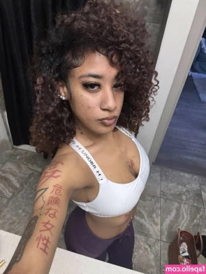 jellyfishlegend - Give me a foot and back massage?
