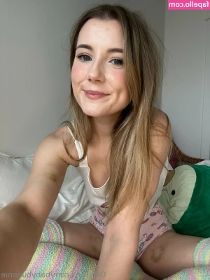 babybunnnie - I m super horny rn x