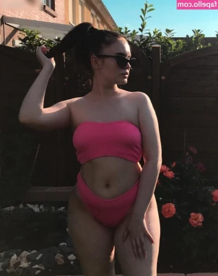 Sarah Foxx [ sarah-foxx ] - Now back to your regularly scheduled booby shaking, have a great