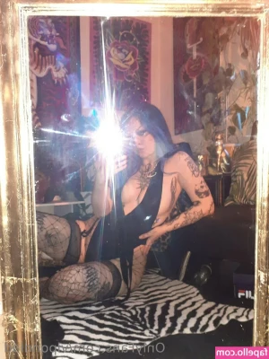 Vipondlad - Trying on my Halloween costume! 🎃 Check ur DMs if you wanna see