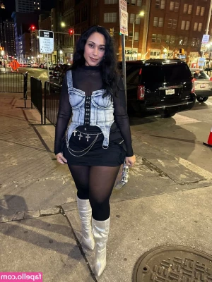 thickfancy - New profile pic! 😛  Now u can imagine my little mouth sucking ur