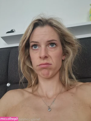 amber_riivers [ amber-riivers-1 ] - Do I look like something you’d like to see on your Sunday brunch