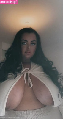 Karla - Titties, pussy or ass first? 😇❤️️