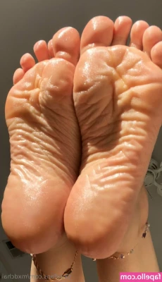 mxdchai - I know you re twitching at the sight of my soles
