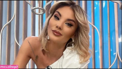 Ramona Olaru [ ramona-olaru ] - Space babe again!