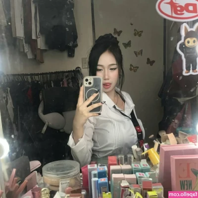 Tracy Colleen [ tracy-colleen ] - And if you weren’t a good boy… 😠🦶🏻