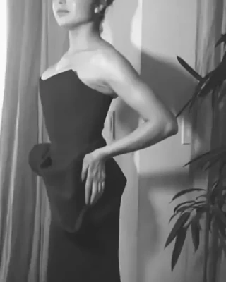 Peyton List [ peyton-list ] - I have a hot 10 minute video of striptease and masturbation in this