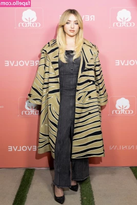 Peyton List [ peyton-list ] - Lupe’a Photo