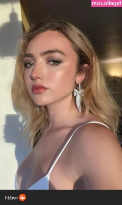 Peyton List [ peyton-list ] - excited for the holidays? :)