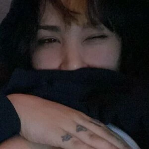 bustyhollyfree