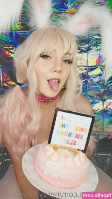nerdydirtycosplay - Squirt alert   Omw I forgot how amazing it feels to squirt
