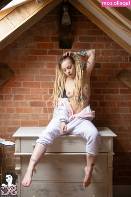 Mundi - Come watch me take this all off in my new hot video!