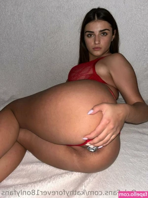 kathyforever18onlyfans - If you like this then you need to check your DMs. Today's video is