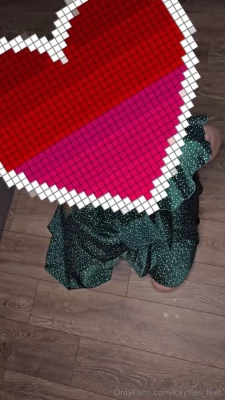 kayties_feet [ kayties-feet ] - Naughty kayaker 👅 DM to see some hot fingering action 🔥🐱💦