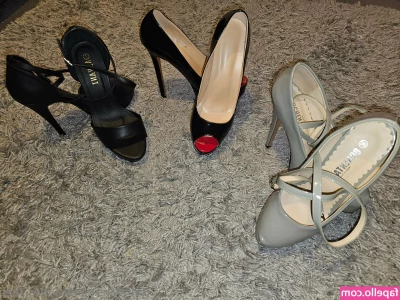 kayties_feet [ kayties-feet ] - Would you rather kiss a