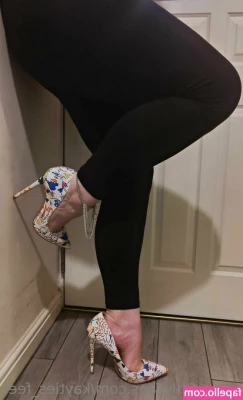 kayties_feet [ kayties-feet ] - I couldn t sleep so I took these photos  Your welcome