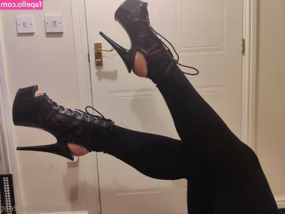 kayties_feet [ kayties-feet ] - 💥𝘾𝙝𝙚𝙘𝙠 𝙮𝙤𝙪𝙧 𝙙𝙢 𝙢𝙮