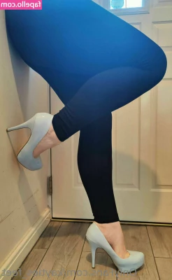 kayties_feet [ kayties-feet ] - So when I reach 100 subs  I ll send out a free uncensored video   