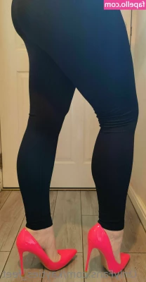 kayties_feet [ kayties-feet ] - Iv been soooo horny all day   For every  25 tip I ll send you a video