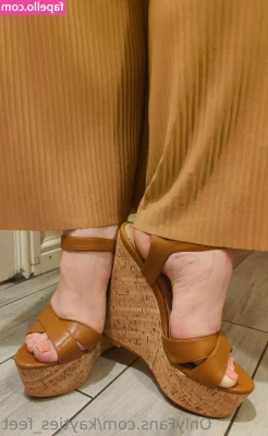 kayties_feet [ kayties-feet ] - DM for custom content - solo and b g