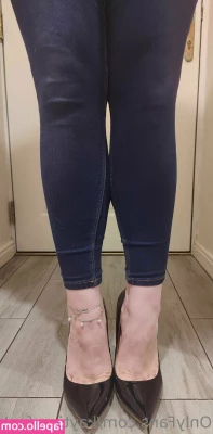 kayties_feet [ kayties-feet ] - New pole  Still learning on it but so far I ve had some naughty fun