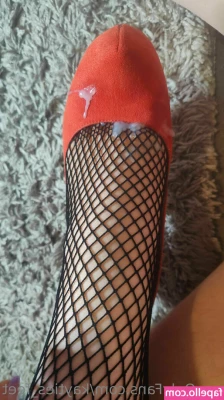 kayties_feet [ kayties-feet ] - hey babes  tip any amount here for a free video clip in dm
