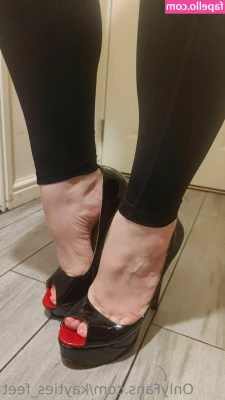 kayties_feet [ kayties-feet ] - Quieres
