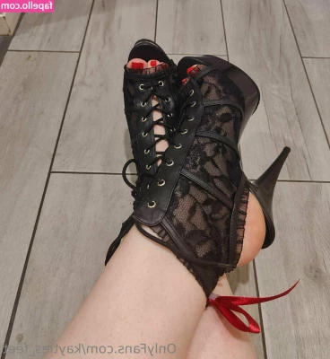 kayties_feet [ kayties-feet ] - Feeling better  I ve been sick all week   Customs requests  DM