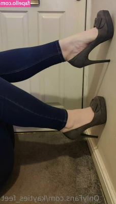 kayties_feet [ kayties-feet ] - Here s lil peek of what you ll see in the video