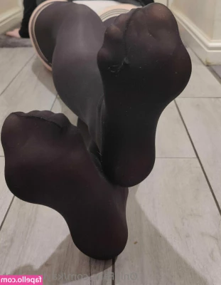 kayties_feet [ kayties-feet ] - Con la leche en la cara
