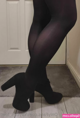 kayties_feet [ kayties-feet ] - it s too big on me but it s so pretty don t you think