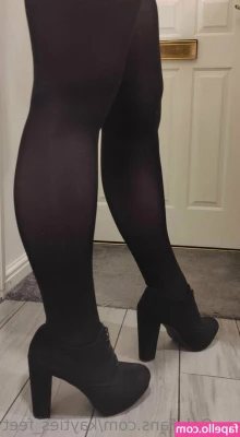 kayties_feet [ kayties-feet ] - bent over and ready for youuu🥵