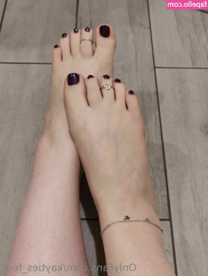 kayties_feet [ kayties-feet ] - A little massage fun