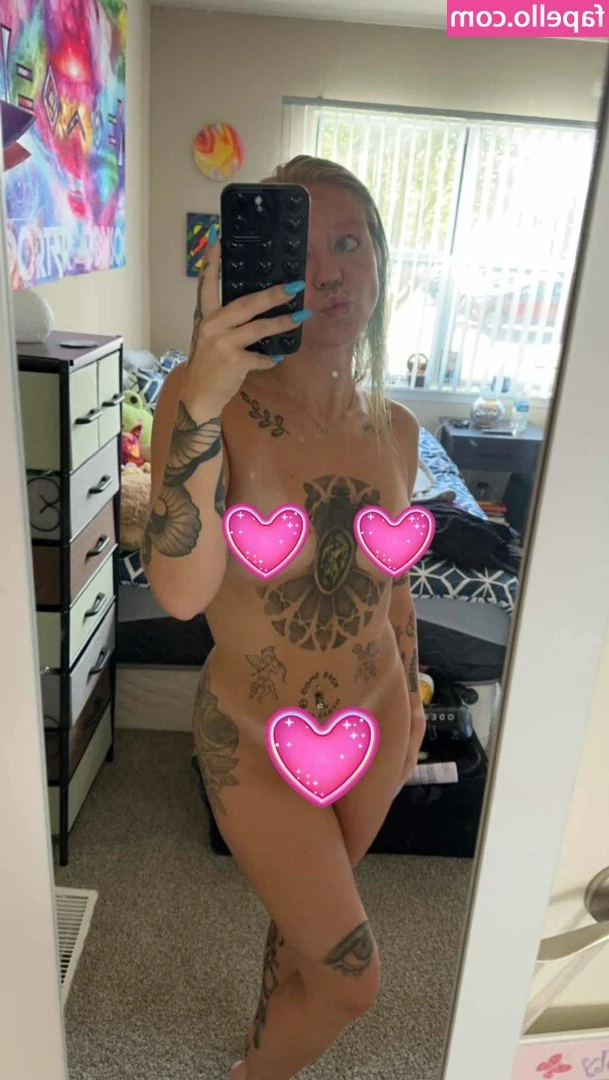Prettylilprincess24 - Going live tomorrow at 6PM PST, who’s going to be there??🥰