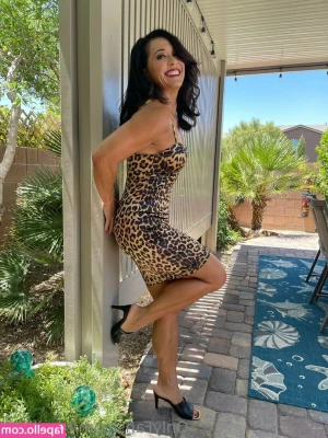 tomiko_1 [ tomiko-1 ] - Headed to the gym but I better put pants on first🙈 I tried to film