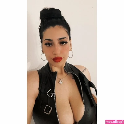 Micaela Oga [ micaela-oga ] - That’s how I wear a trench coat 🔥
