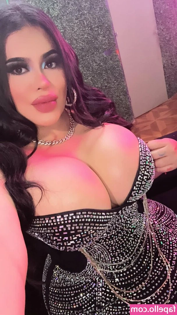 Nohelia Prado [ nohelia-prado ] - Things I like: 1. Smoking weed, drinking bourbon, & eating