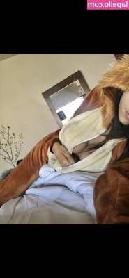 Sofi Sanz [ sofi-sanz ] - Dirty Money