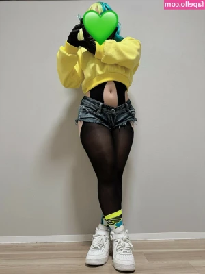 Yui_sama.cosplay [ yui-sama-cosplay ] - On a scale of 1-10, how badly do you want me to twerk on your cock?