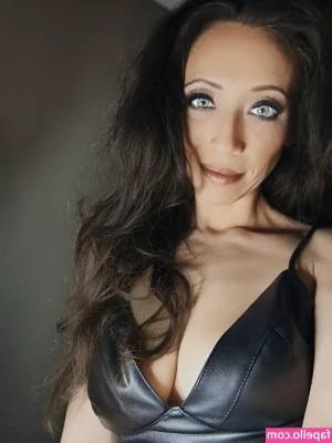 undiscoverme - who should I step on? 😈
