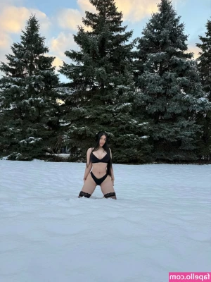Jessica Arambula [ jessica-arambula ] - Who wants to get to know me? Message me now and lets see where our